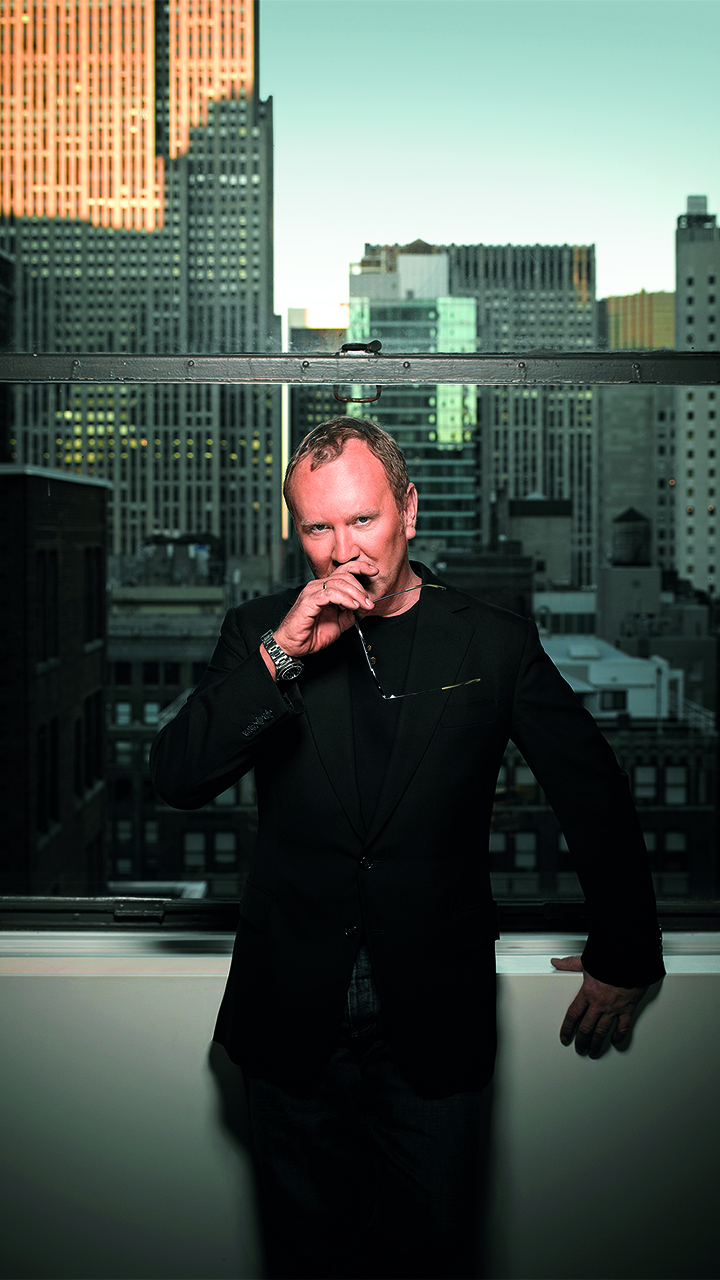 Το supemodel Cindy Bruna είναι η cover star της Vogue Greece Νοεμβρίου λίγο πριν ανέβει στη σκηνή του Change Makers-2