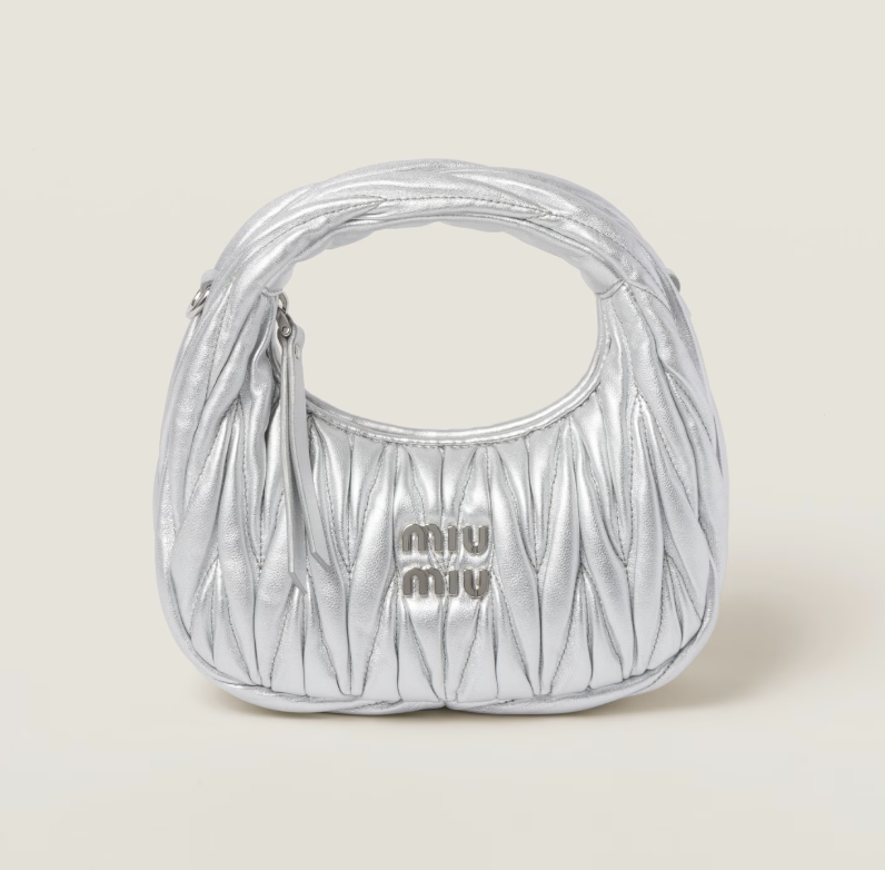 Mini hobo bag: Τα trendy σχέδια για τον χειμώνα 2024-25-5