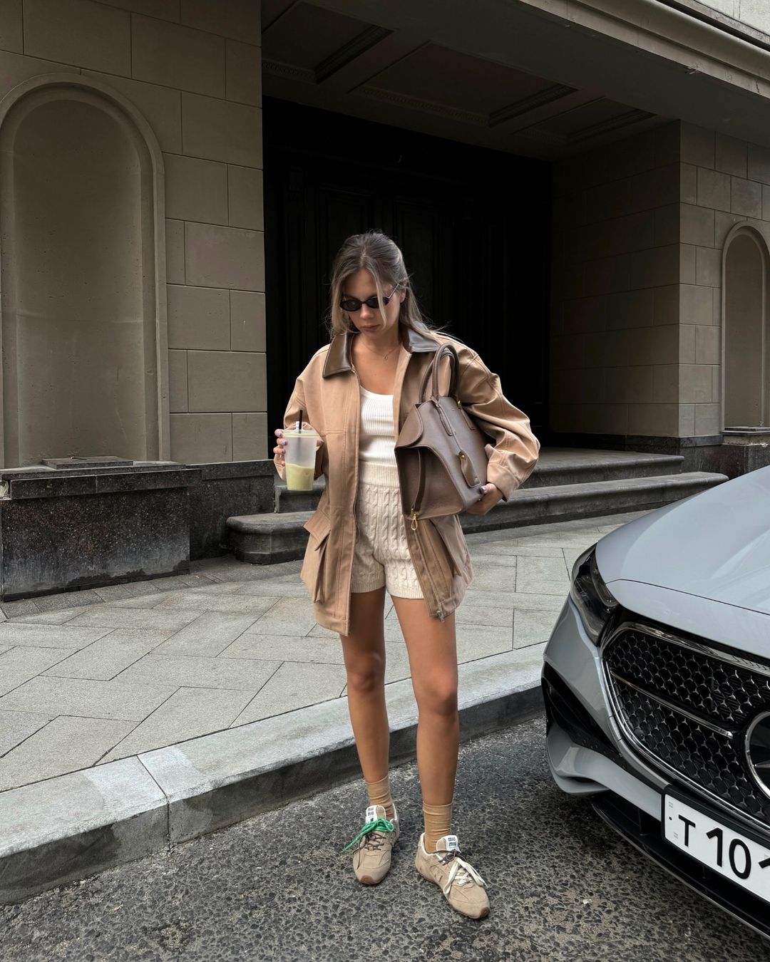 Suede Sneakers: Τα sporty boho παπούτσια είναι η νέα fashion εμμονή-1