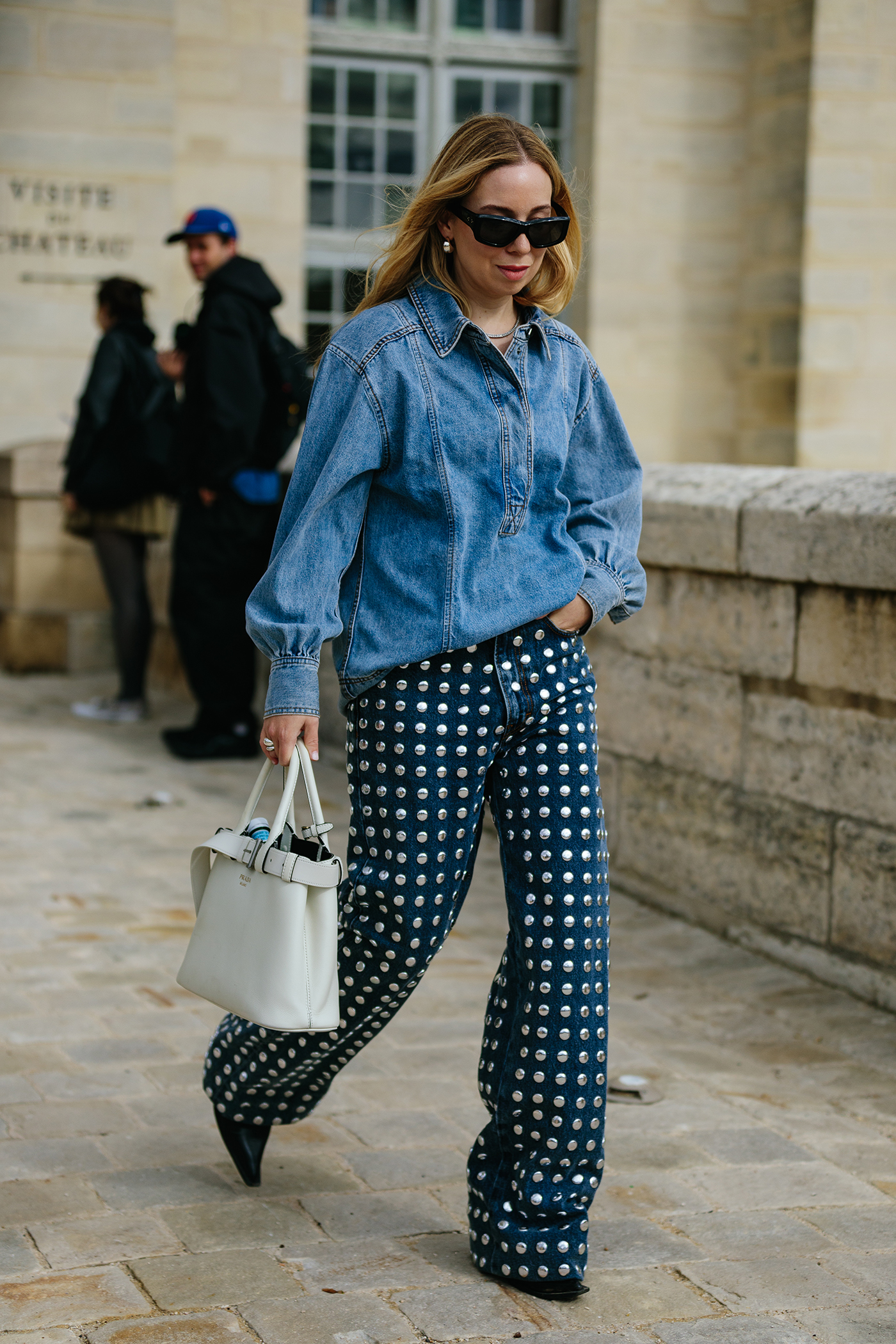 Τα bag trends της σεζόν μέσα από το street style του Παρισιού-3