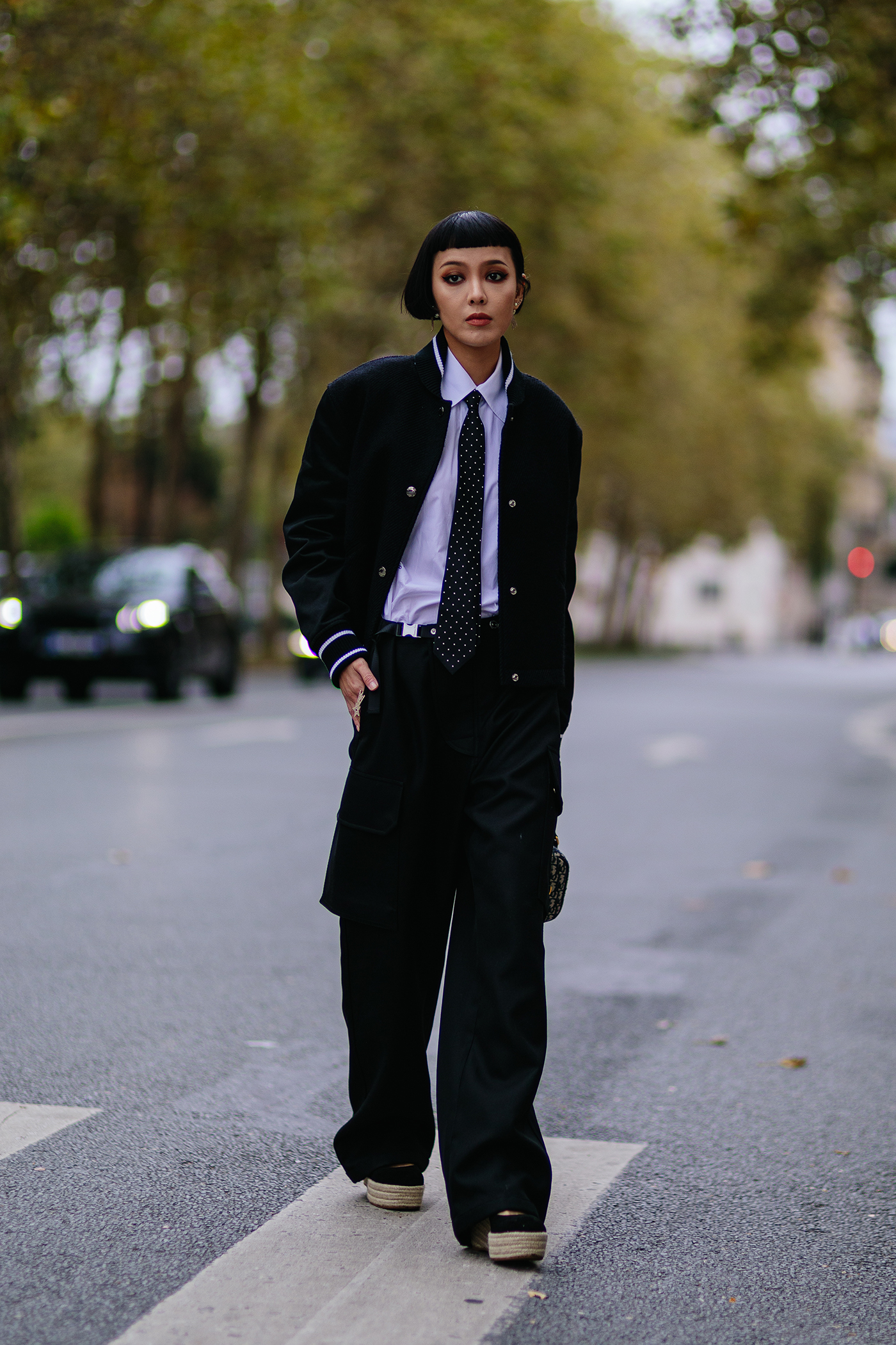 Λευκό πουκάμισο: Το street style του Παρισιού μάς δείχνει πώς θα το συνδυάσουμε το χειμώνα-9
