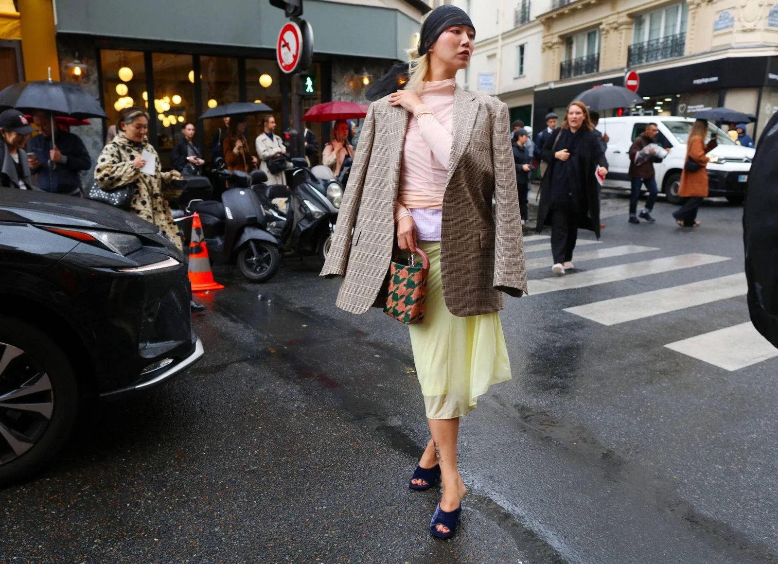 4 look που θα υιοθετήσουμε από το παριζιάνικο street style-6