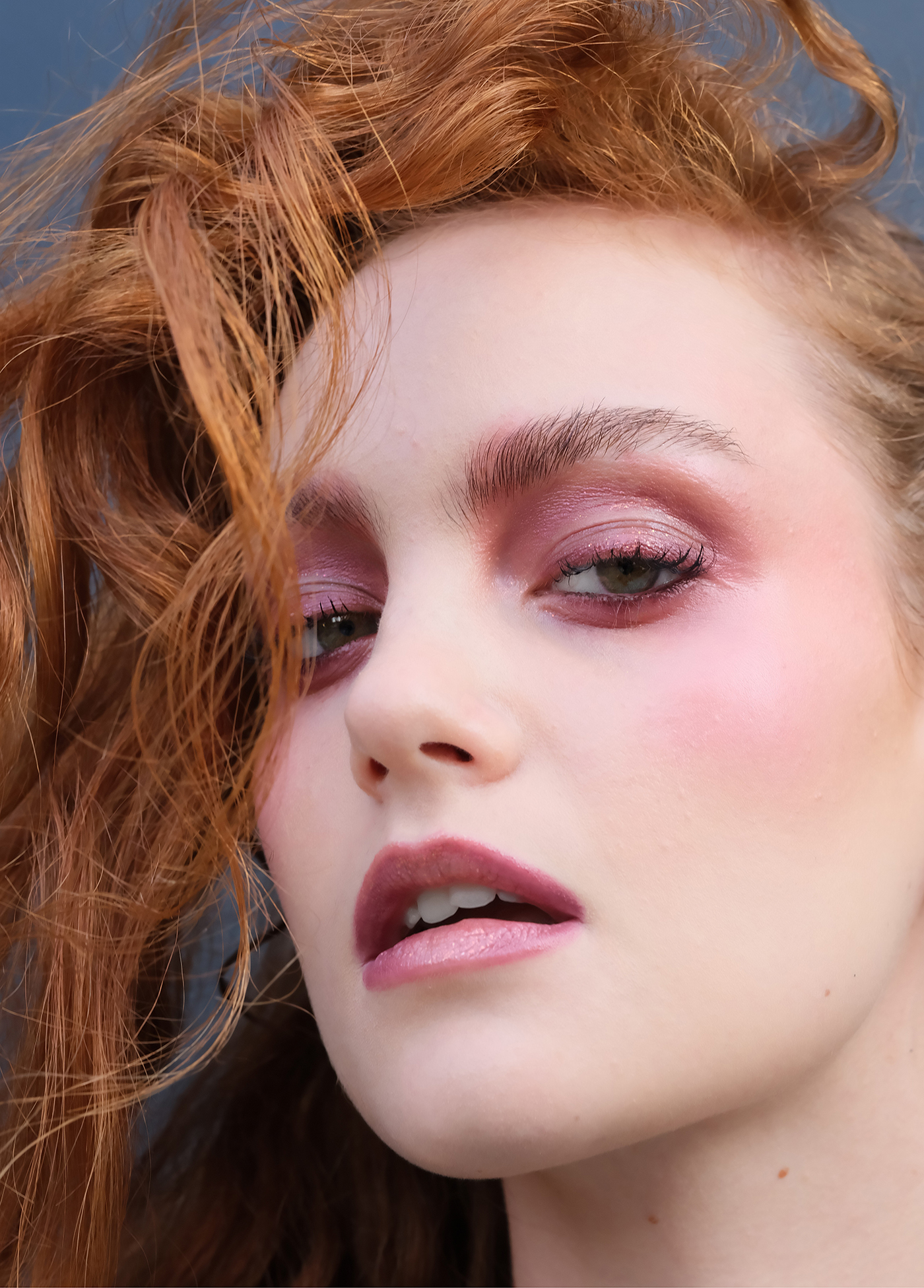 Cranberry Makeup: Το βαθύ μπορντό δημιουργεί το πιο μυστηριώδες μακιγιάζ του χειμώνα-1