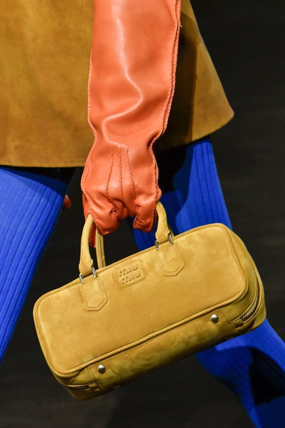 bowling-bag-h-it-bag-των-00s-επιστρέφει-ανανεωμένη-339016