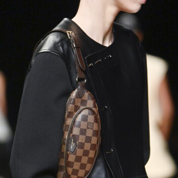 fanny-pack-η-τσάντα-μπανάνα-επιστρέφει-και-πλέ-339275