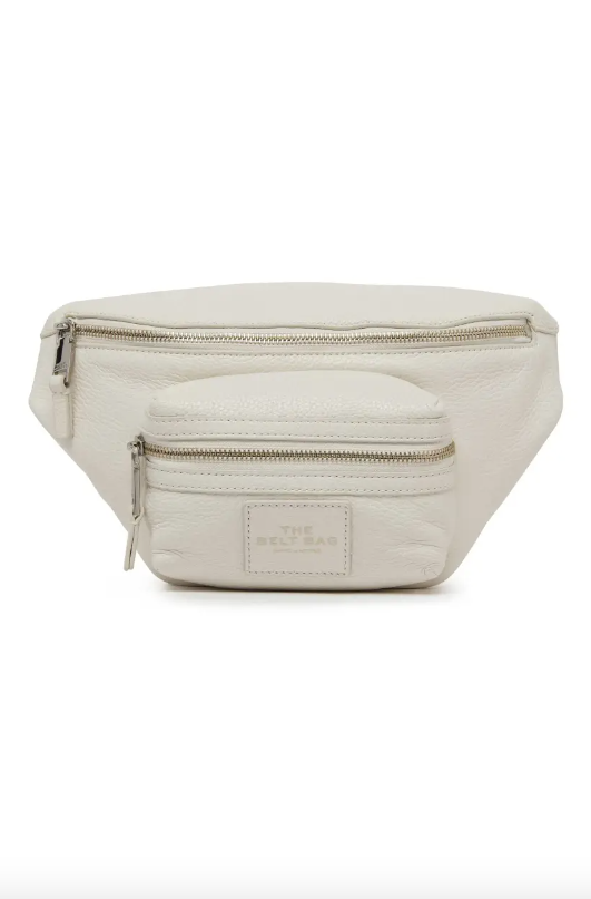 Fanny pack: Η τσάντα μπανάνα επιστρέφει και πλέον την κρατάμε στον ώμο-4