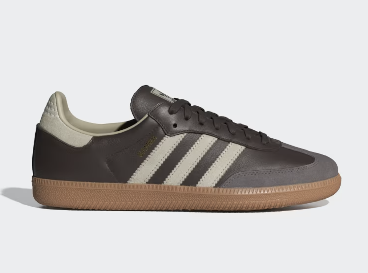 Βελούδινο παντελόνι και sneakers: 4 συνδυασμοί για να υιοθετήσετε το πιο relaxed combo-6