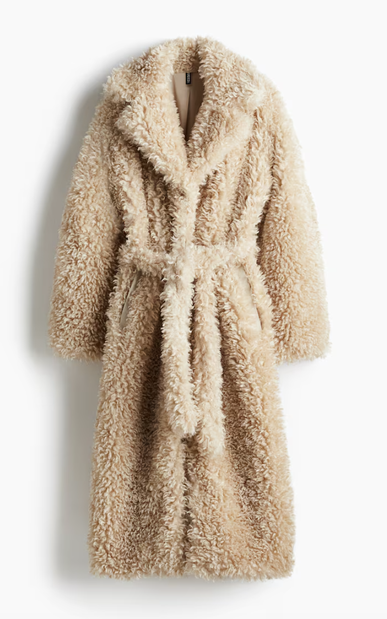 Τι φοράμε όταν κάνει κρύο; 6 cosy outfits με basics για τον χειμώνα 2025-20