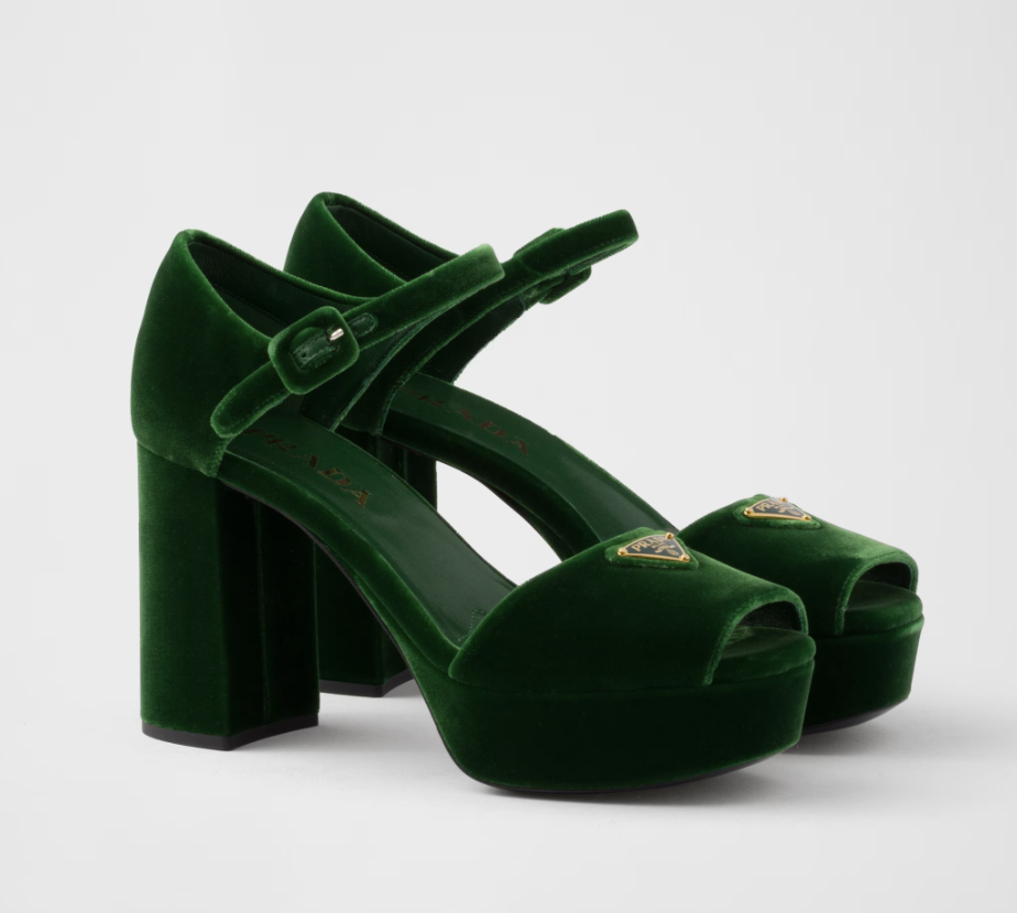 Τα 7 βελούδινα pieces που μπήκαν στην Christmas list της Vogue-3