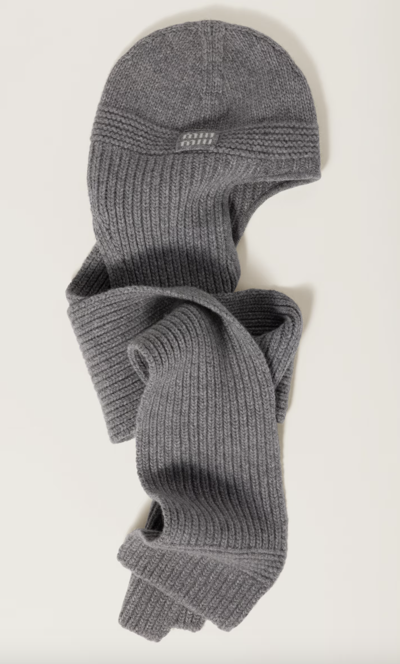 Knitted hood: Επιστρέφει δυναμικά ως το σταρ αξεσουάρ του 2025-1