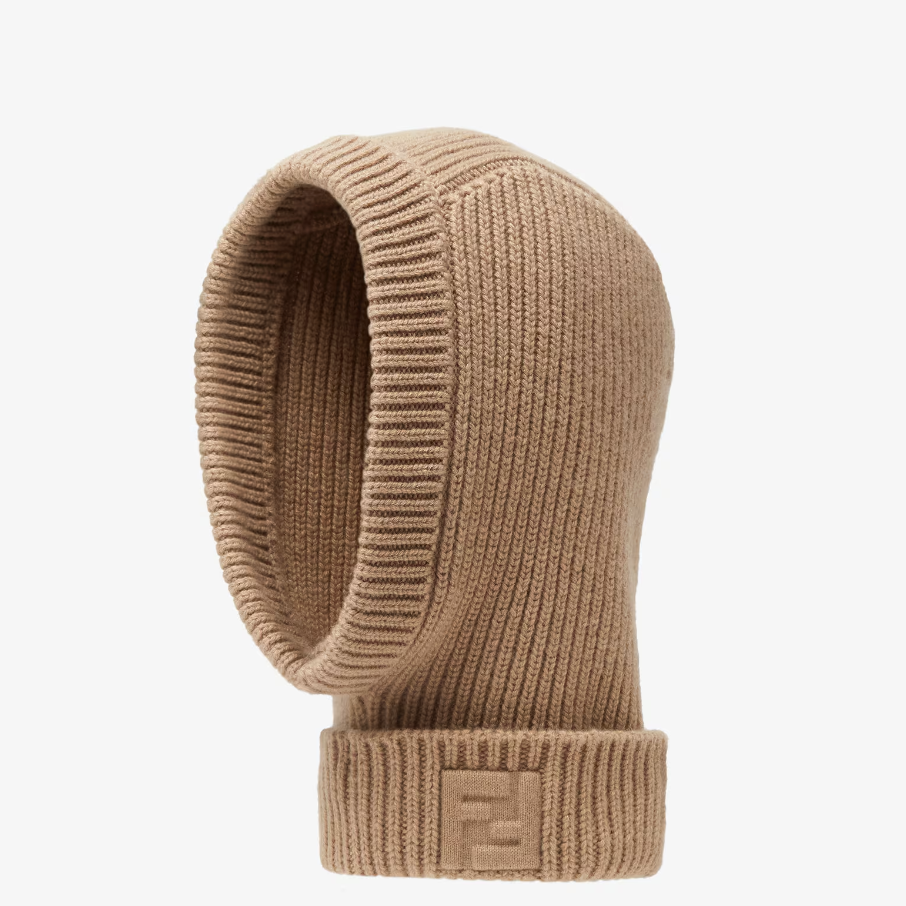 Knitted hood: Επιστρέφει δυναμικά ως το σταρ αξεσουάρ του 2025-3