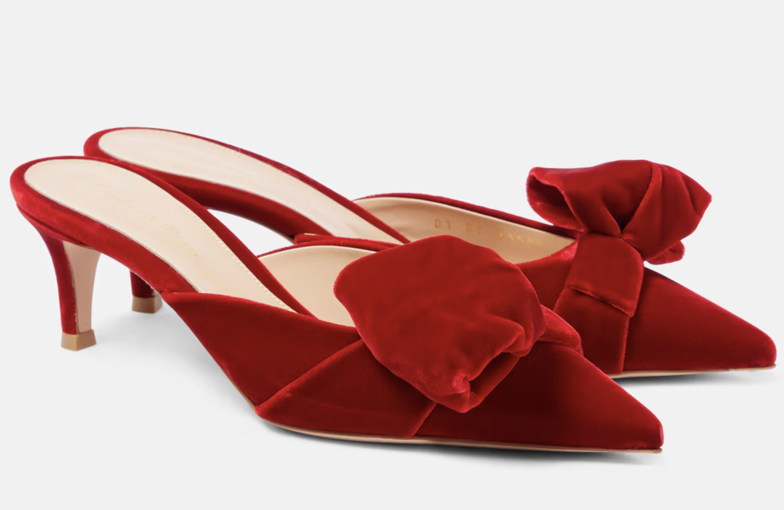 Φλατ ή high heels: Αυτά είναι τα πιο ακαταμάχητα party shoes-1