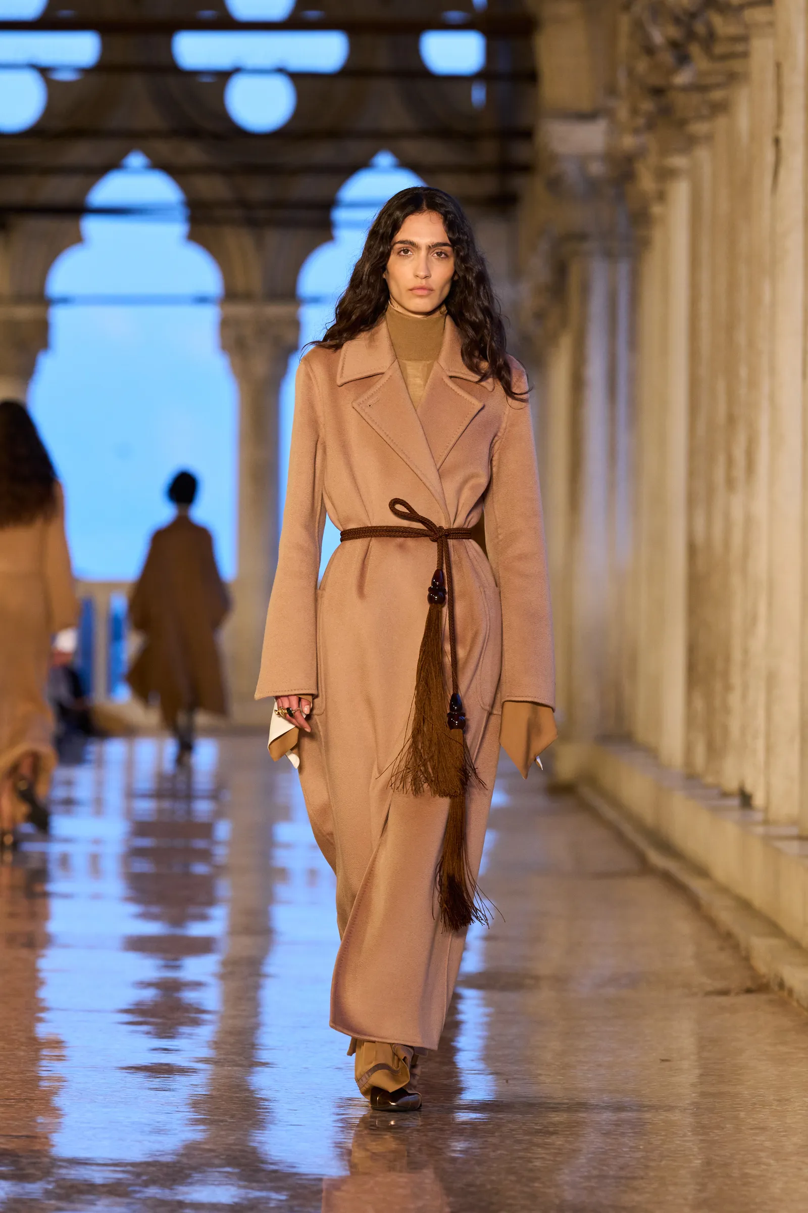 Mocha Mousse: Είναι το χρώμα της Pantone για το 2025-4