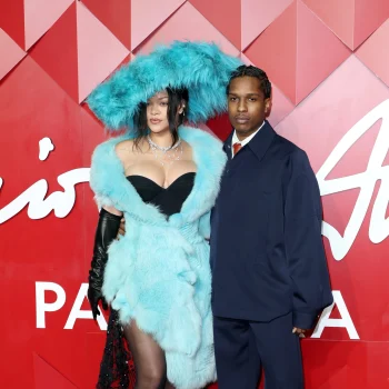 fashion-awards-2024-τα-look-στο-κόκκινο-χαλί-341006