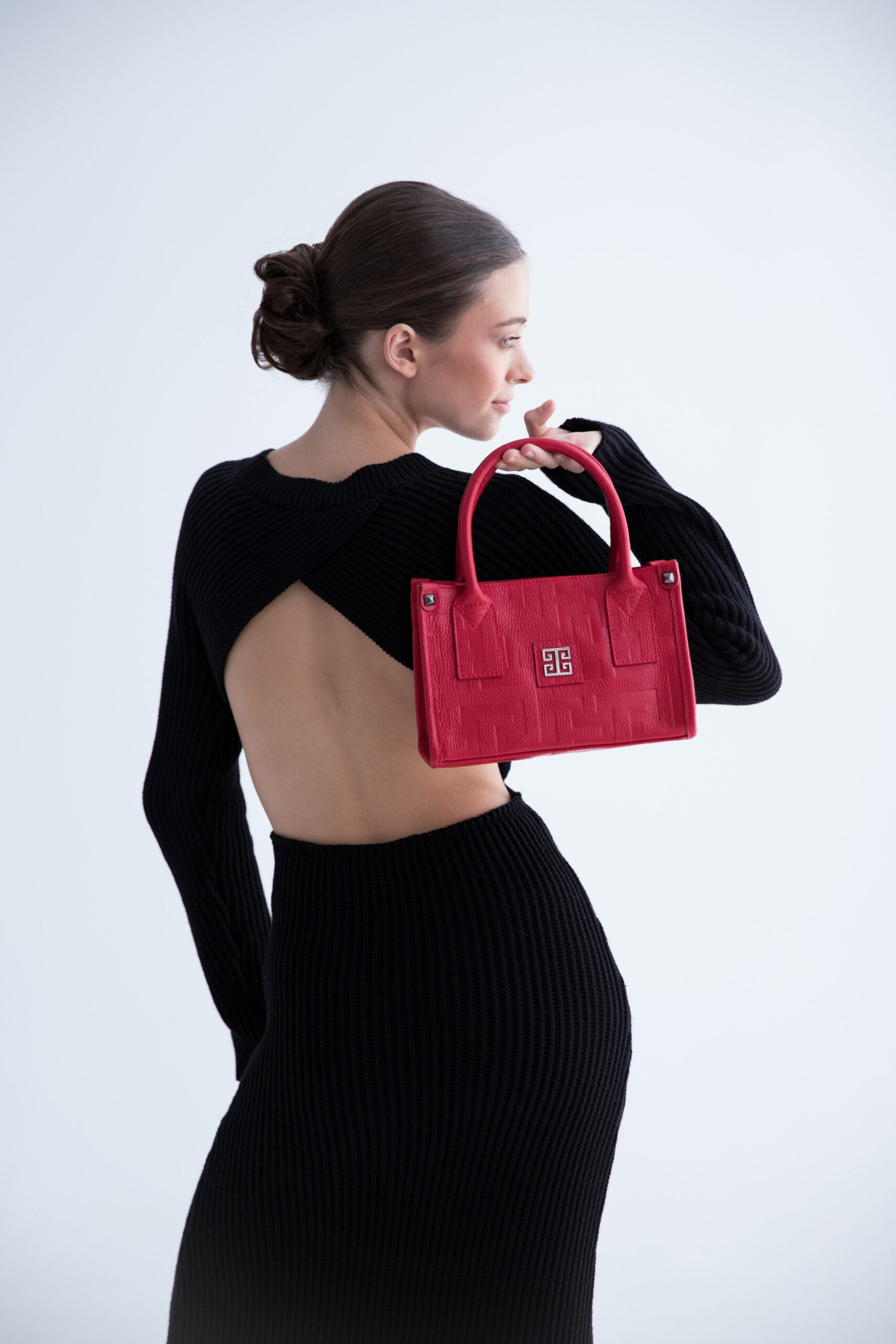 EL Bags: Οι πιο λαμπερές τσάντες των Χριστουγέννων έχουν ελληνική υπογραφή-7