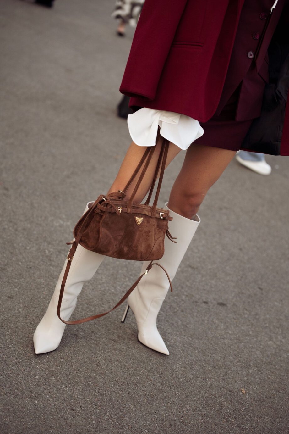 αυτές-είναι-οι-everyday-bags-που-κρατούν-τώρα-οι-vogue-edito-342395