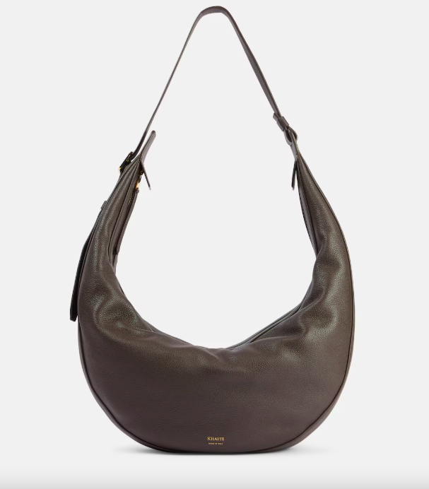 Αυτές είναι οι everyday bags που κρατούν τώρα οι Vogue editors-4