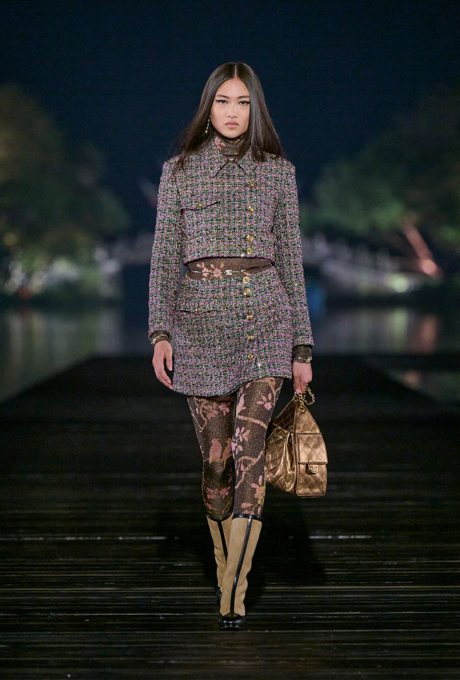 To Métiers d’art 2024/25 show του οίκου Chanel ταξίδεψε στην Hangzhou της Κίνας-12