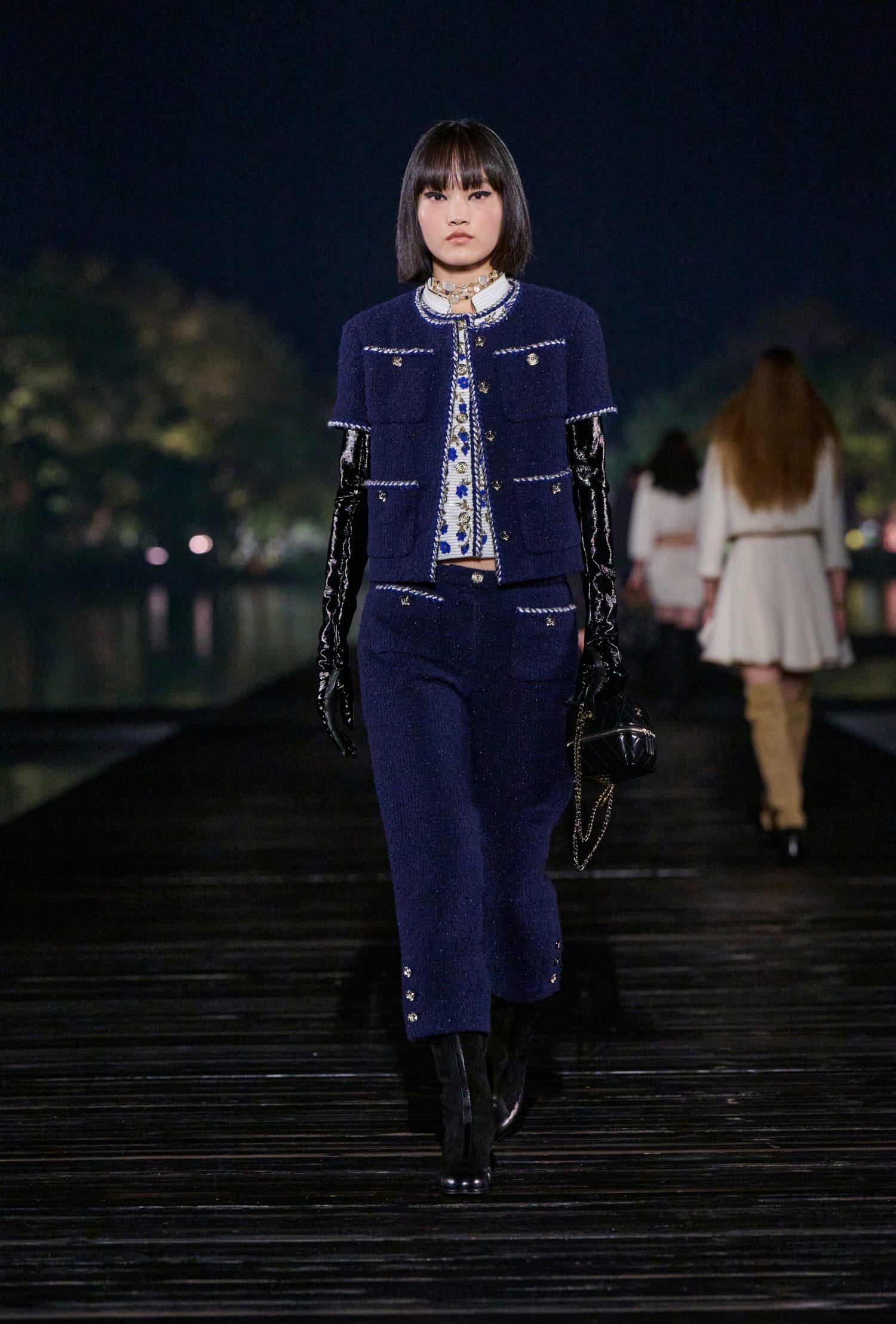To Métiers d’art 2024/25 show του οίκου Chanel ταξίδεψε στην Hangzhou της Κίνας-5