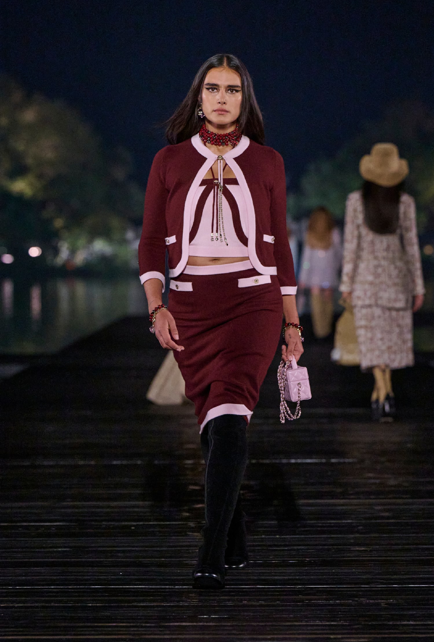To Métiers d’art 2024/25 show του οίκου Chanel ταξίδεψε στην Hangzhou της Κίνας-7