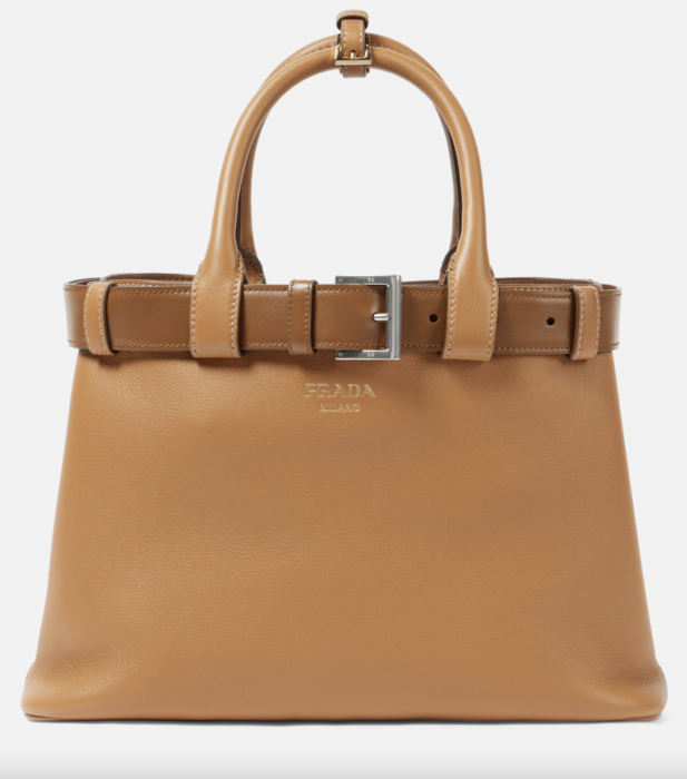 Belted bag: Η τσάντα που φορούν τα it girls τώρα-1