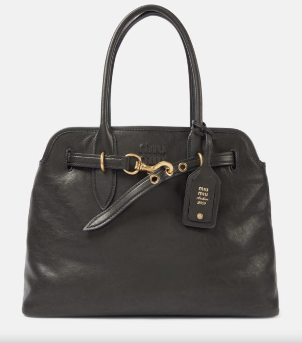 Belted bag: Η τσάντα που φορούν τα it girls τώρα-4