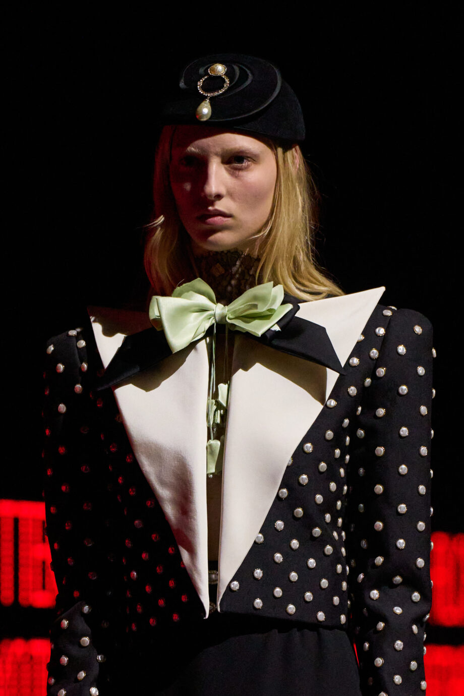 το-πρώτο-show-valentino-haute-couture-άνοιξη-καλοκαίρι-2025-από-τ-346659