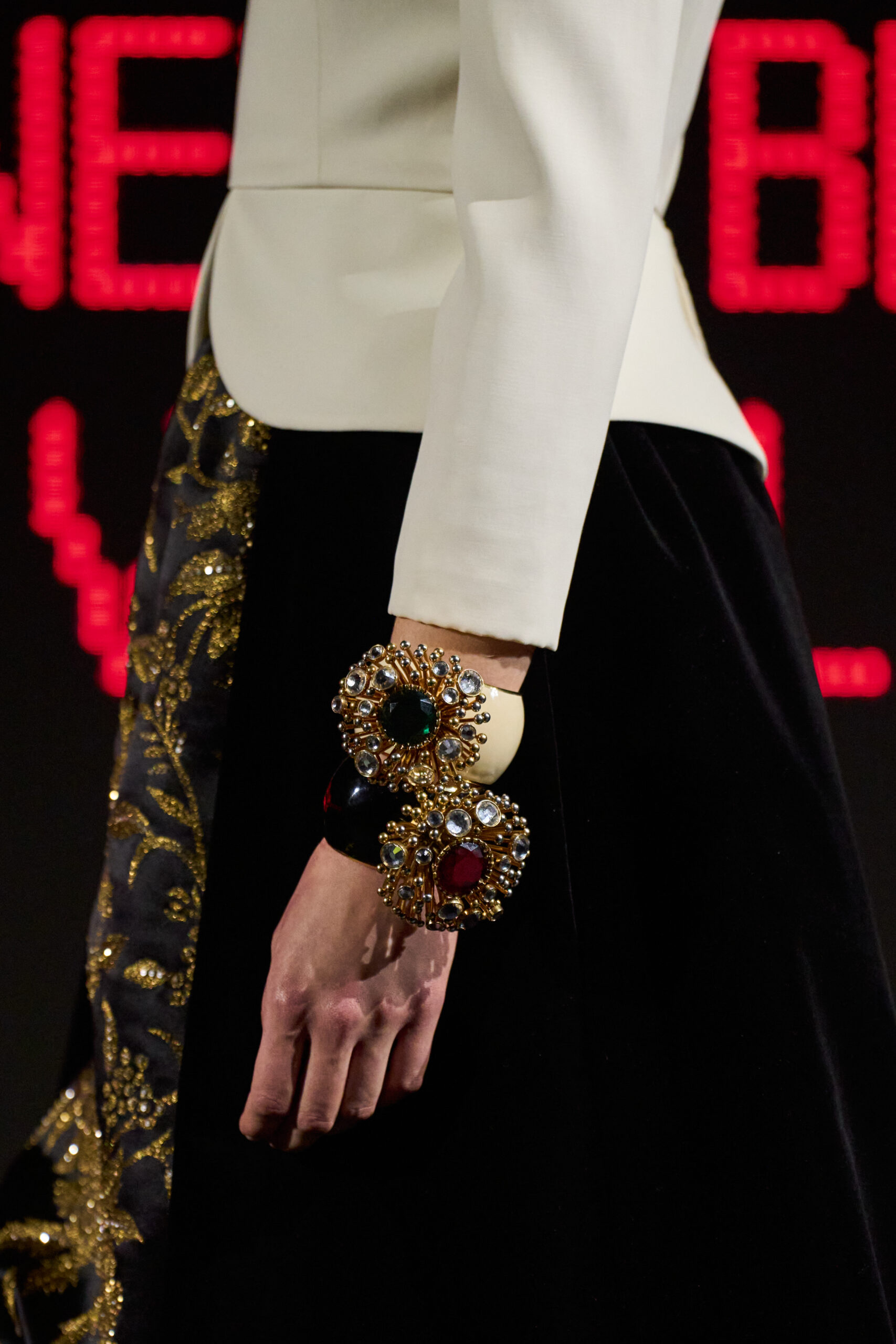 Το πρώτο show Valentino Haute Couture, άνοιξη- καλοκαίρι 2025, από τον Alessandro Michele-11