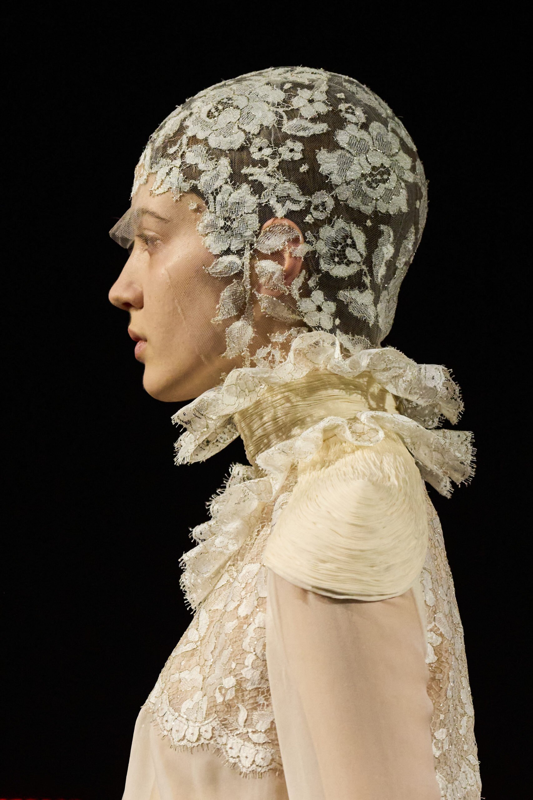 Το πρώτο show Valentino Haute Couture, άνοιξη- καλοκαίρι 2025, από τον Alessandro Michele-15