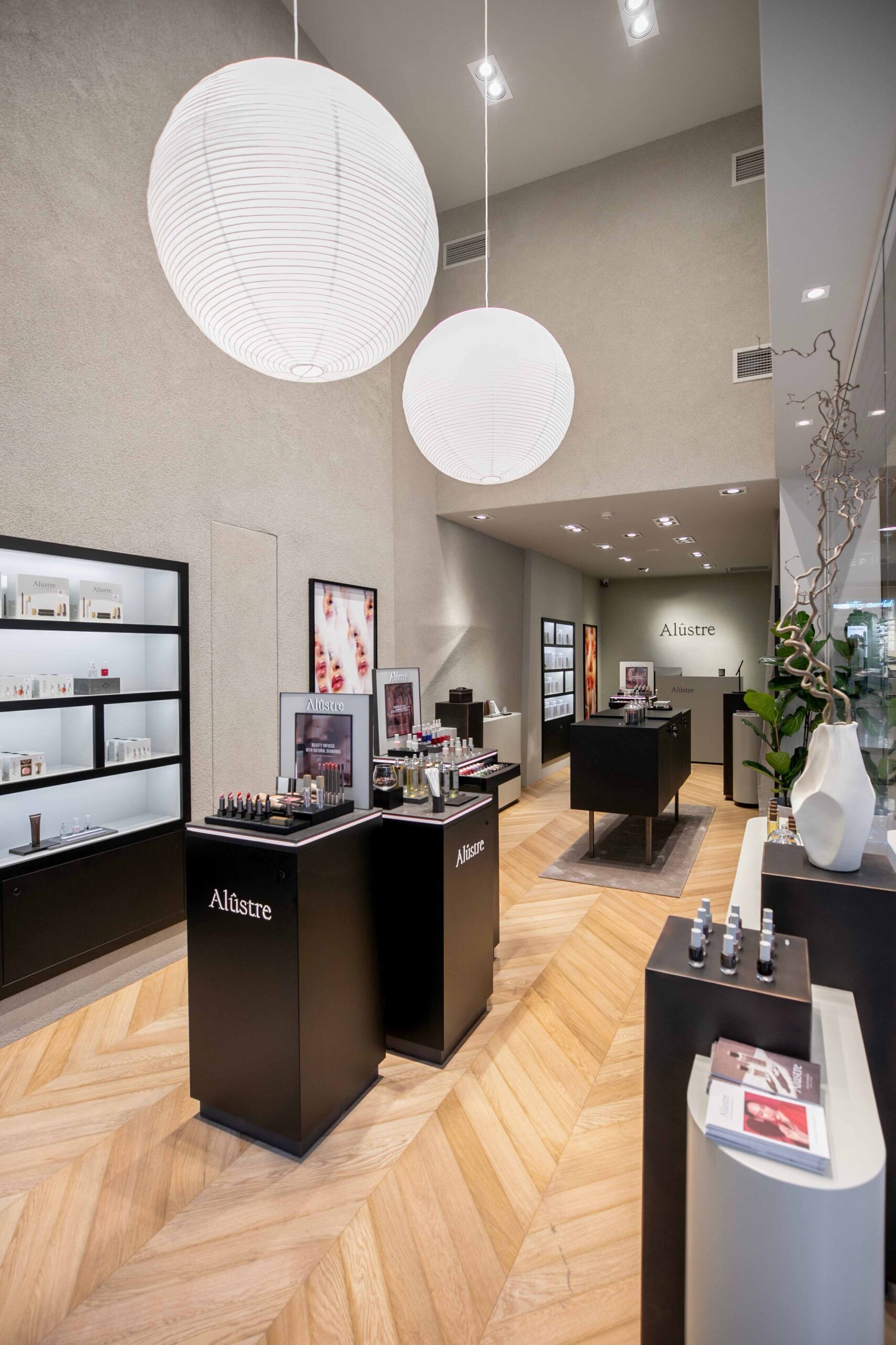 ALÛSTRE: Ανακαλύψτε το νέο κατάστημα του luxury beauty brand στο κέντρο της Αθήνας-1