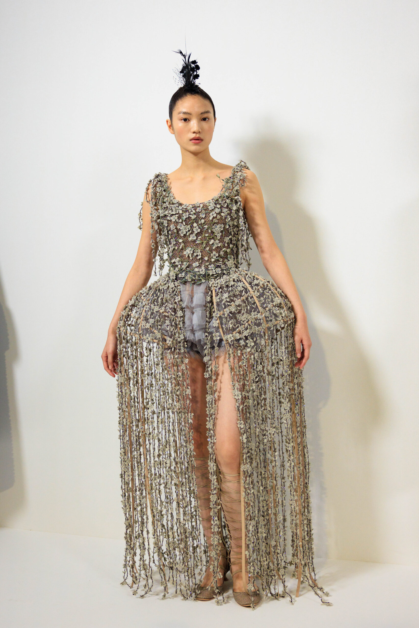 Christian Dior Haute Couture SS25: Έμπνευση από τον Yves Saint Laurent-15