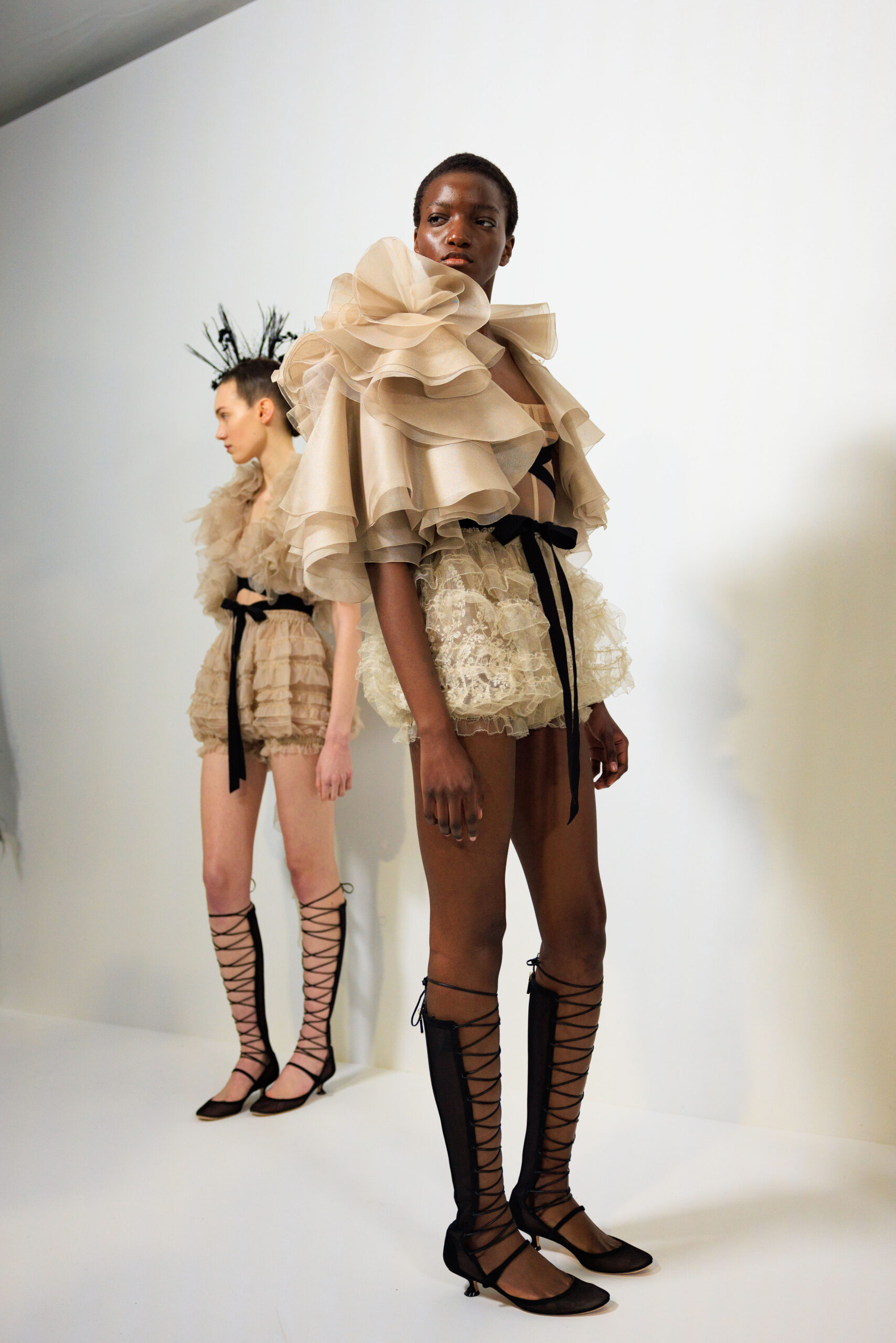 Christian Dior Haute Couture SS25: Έμπνευση από τον Yves Saint Laurent-13
