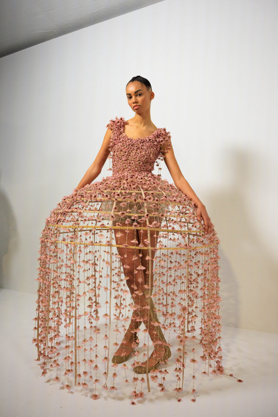 christian-dior-haute-couture-ss25-έμπνευση-από-τον-yves-saint-laurent-346161