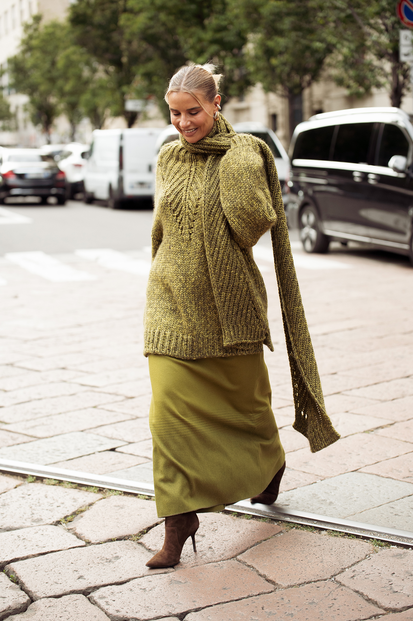 Mπότες και μάξι φούστα: 5 trendy outfits για να αντιγράψετε τώρα-1