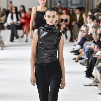 τα-skinny-παντελόνια-είναι-στη-μόδα-και-κάπω-344703