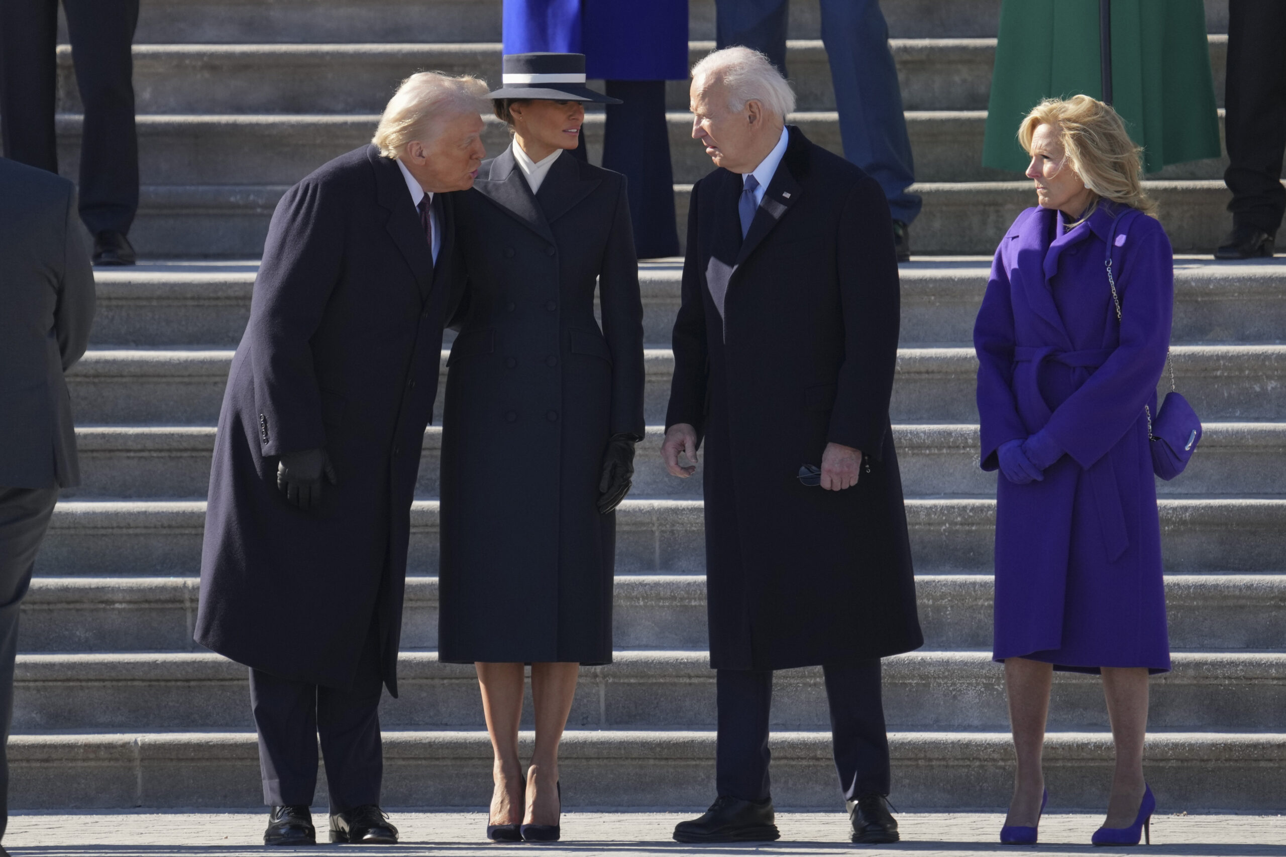 Τι σημαίνει το να ντύνεις την Melania Trump το 2025;-3