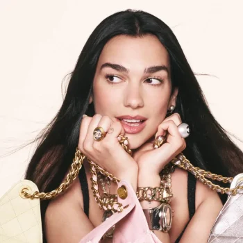 η-dua-lipa-είναι-το-πρόσωπο-της-νέας-chanel-25-bag-346843
