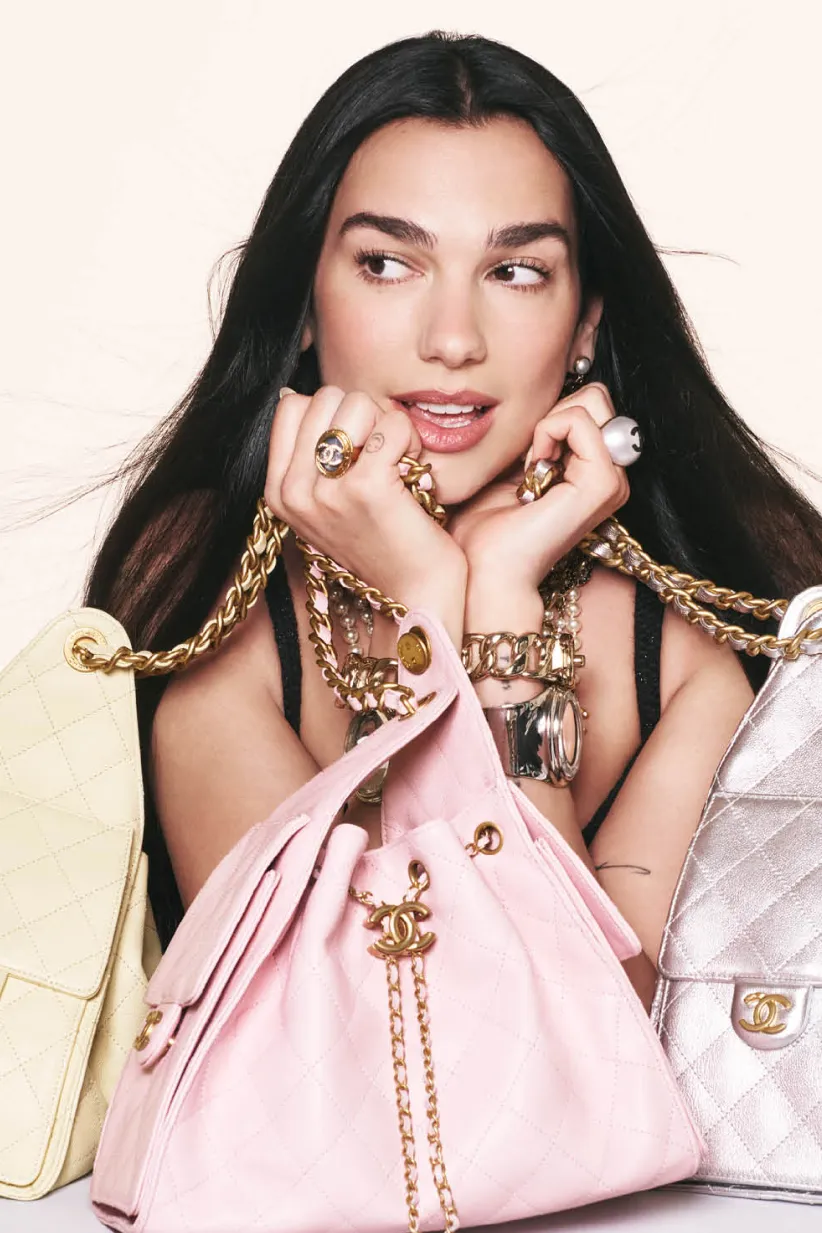 η-dua-lipa-είναι-το-πρόσωπο-της-νέας-chanel-25-bag-346843
