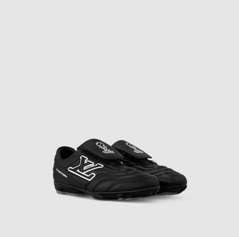 Soccer sneakers: Μια πρώτη ματιά στην απόλυτη τάση του 2025-2