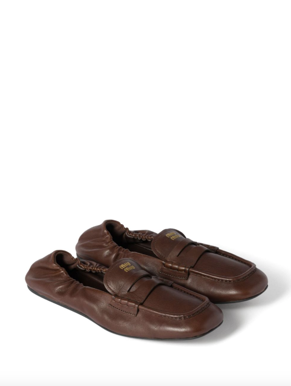 Slouchy loafers: Τα ανεπιτήδευτα chic παπούτσια του 2025-4