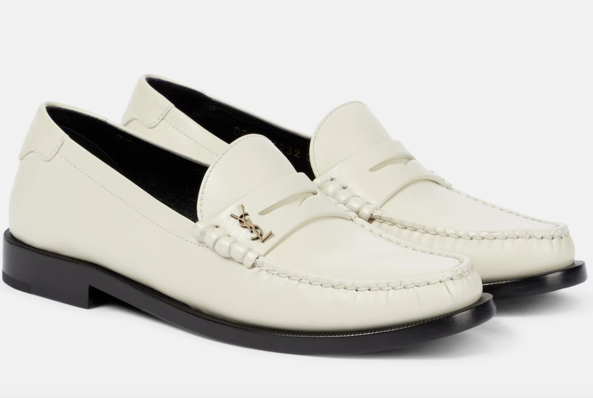 Λευκά loafers: Θα αντικαταστήσουν τα sneakers την άνοιξη 2025-1