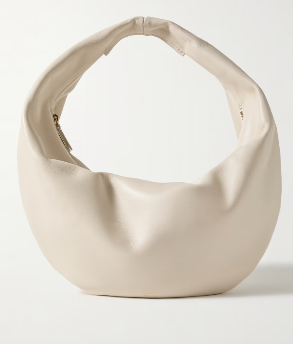 Slouchy bag: Το chic αξεσουάρ που γίνεται πρωταγωνιστής το 2025-2