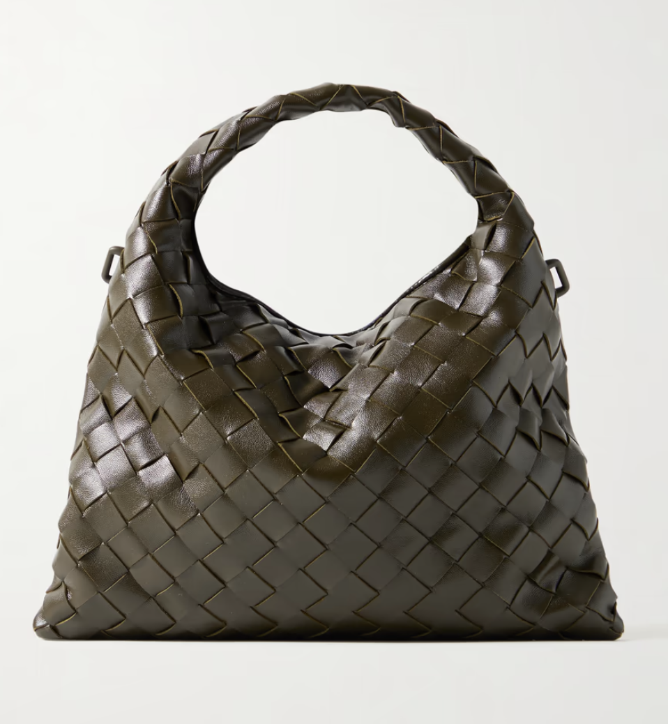Slouchy bag: Το chic αξεσουάρ που γίνεται πρωταγωνιστής το 2025-1