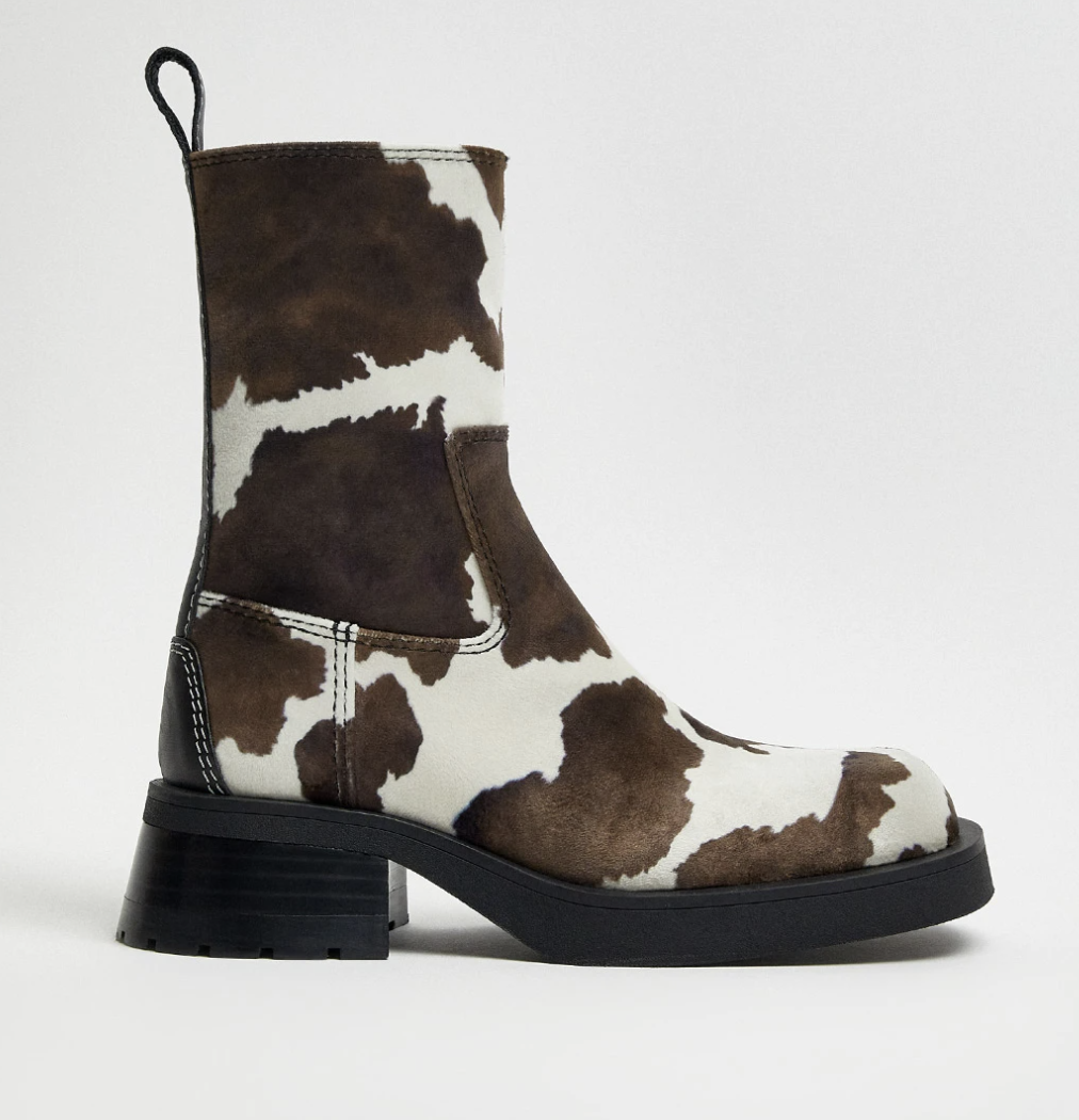 Cow print shoes: Η viral τάση της άνοιξης 2025-3