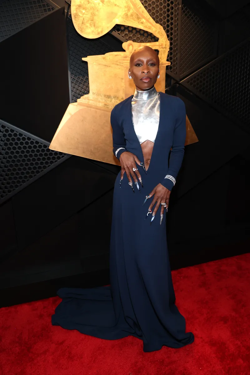 Grammys 2025: Οι best dressed σταρ στο κόκκινο χαλί-15
