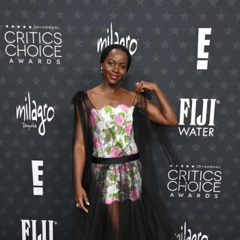 critics-choice-awards-2025-οι-εμφανίσεις-στο-κόκκινο-χαλί-347857
