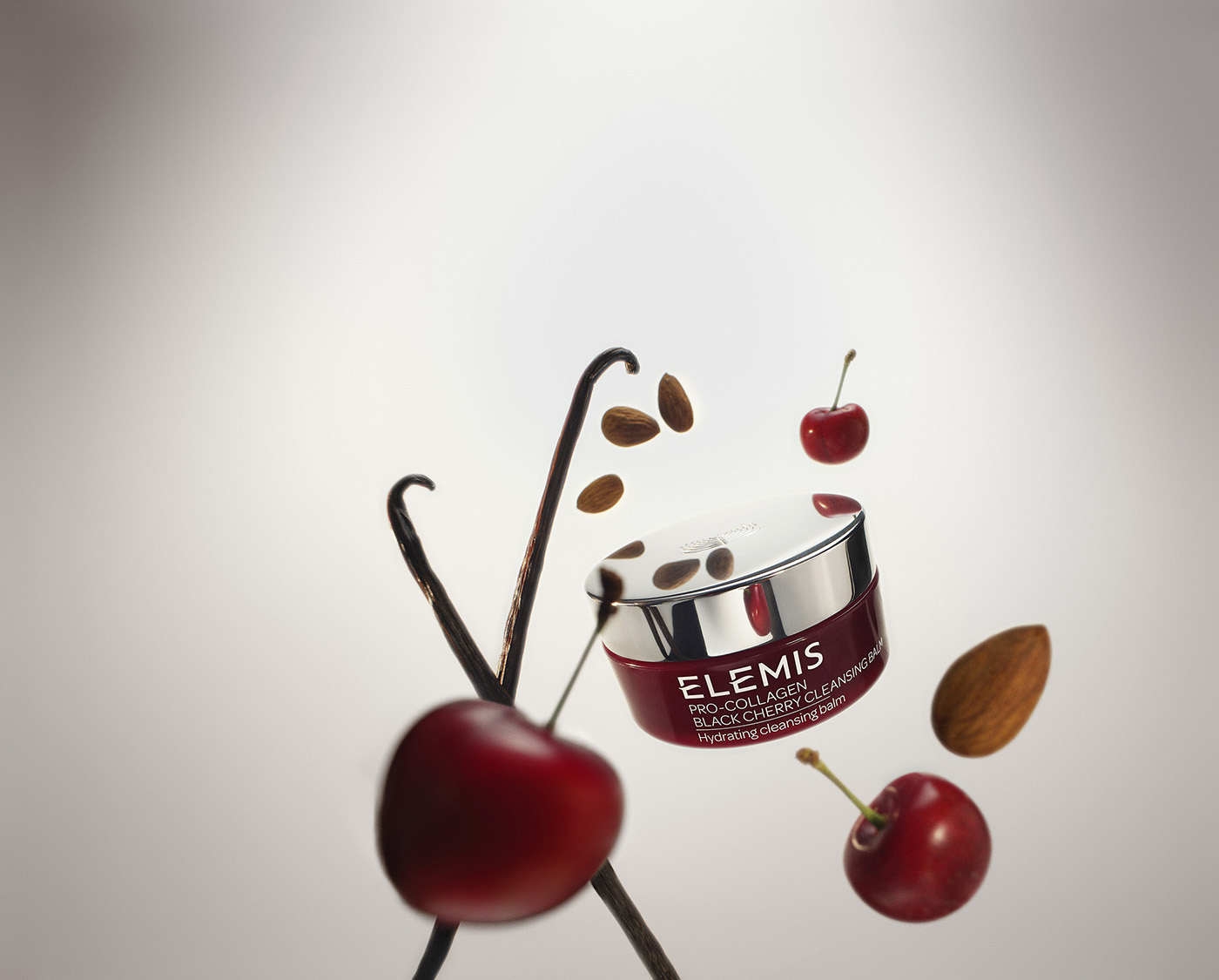 Pro-Collagen Black Cherry Cleansing: Το απόλυτο καθαριστικό προσώπου για μια ολοκληρωμένη ρουτίνα ομορφιάς-1
