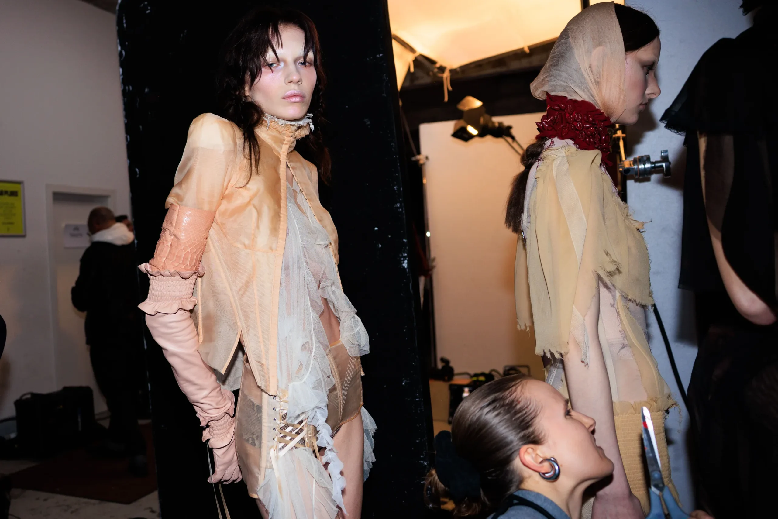 Εβδομάδα Μόδας Λονδίνου: Οι κορυφαίες backstage στιγμές-45