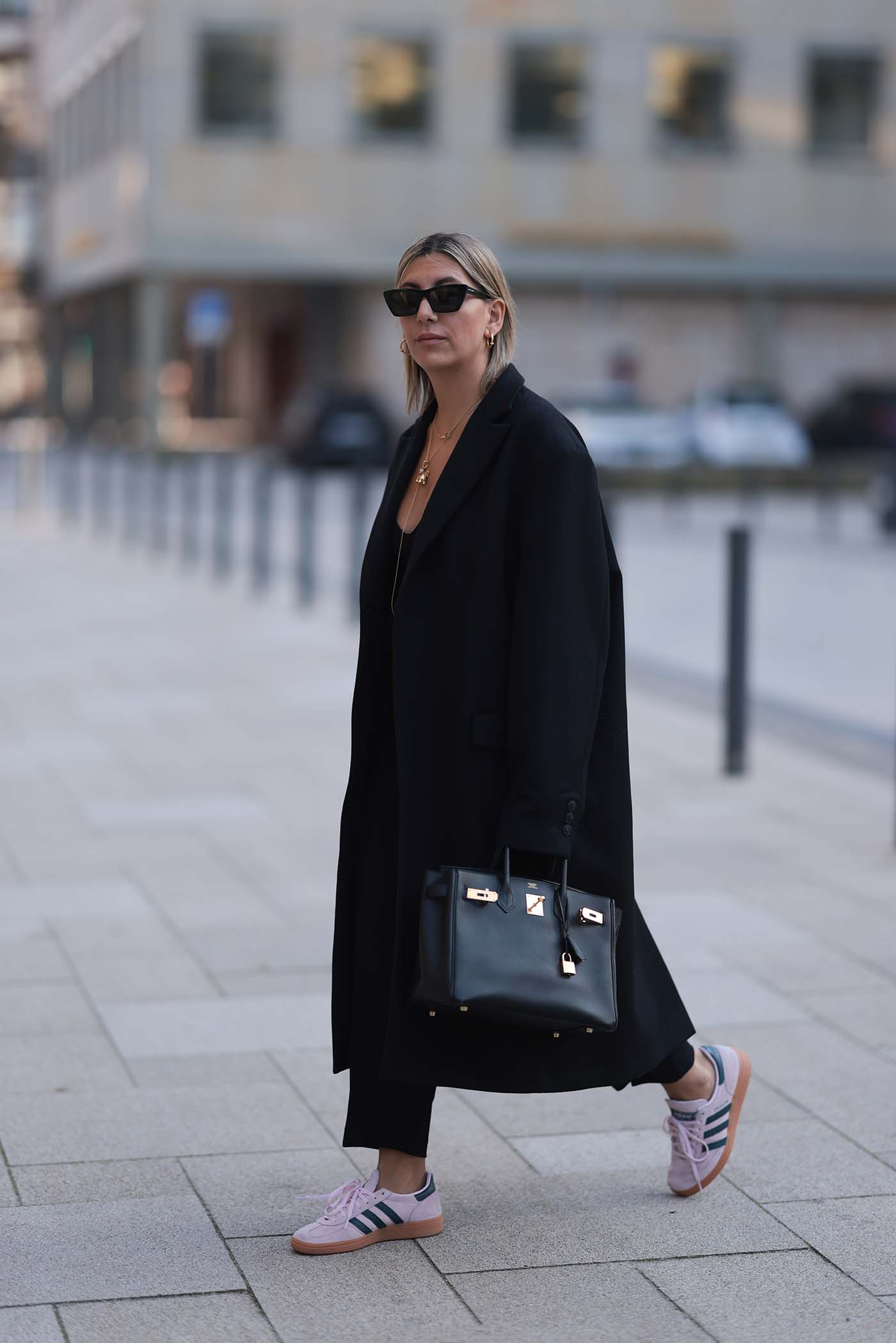 Οι fashion insiders δεν φορούν πια Samba, αλλά αυτά τα sneakers-3