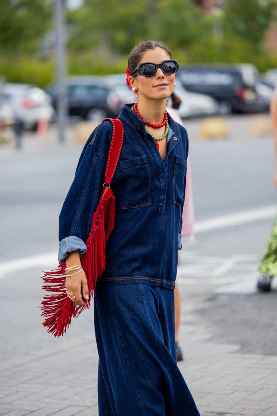 layering-με-κοσμήματα-τα-κολιέ-με-χρώμα-είναι-350230